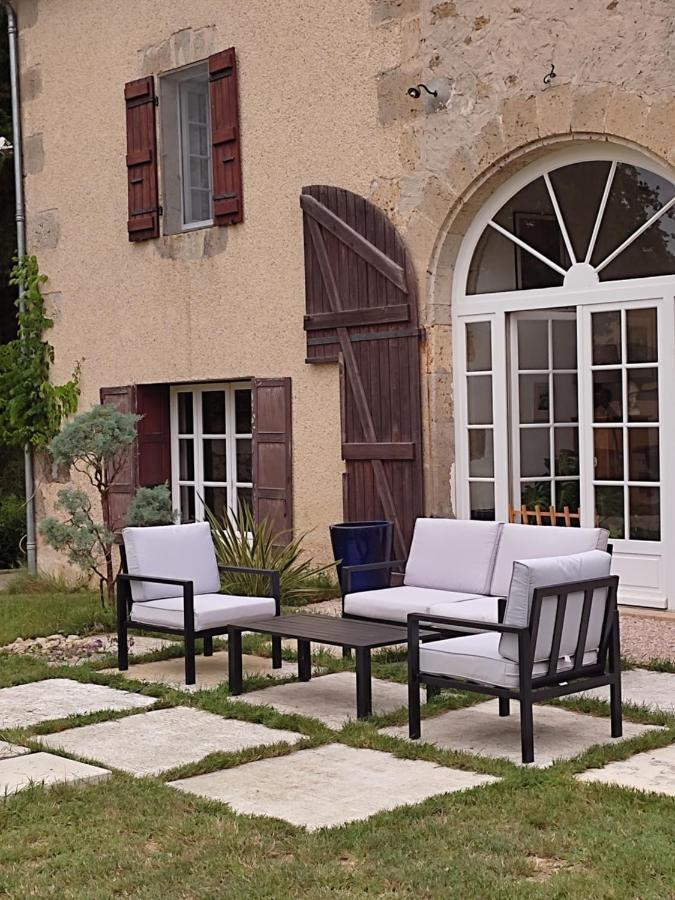 Le Logis Du Pradet Acomodação com café da manhã Moncrabeau Exterior foto