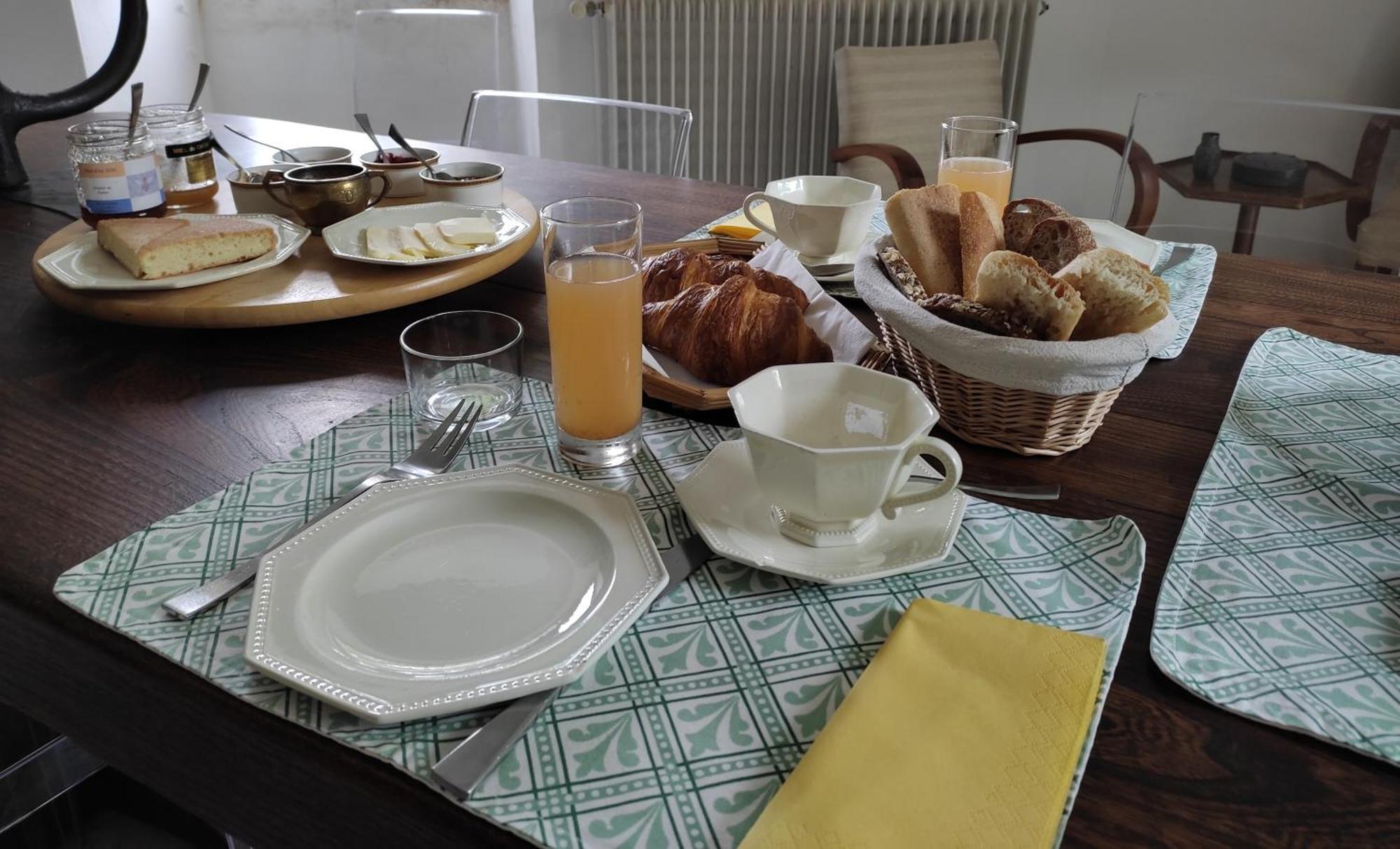 Le Logis Du Pradet Acomodação com café da manhã Moncrabeau Exterior foto