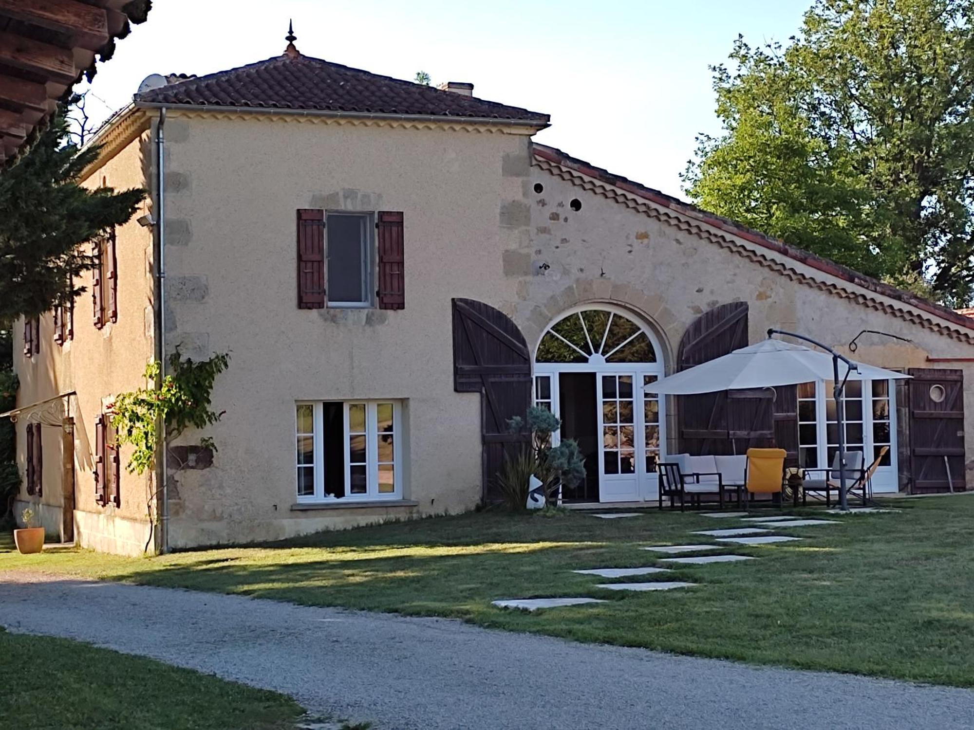 Le Logis Du Pradet Acomodação com café da manhã Moncrabeau Exterior foto